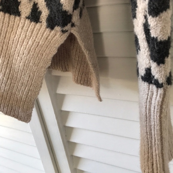 YET AGAIN Y Cheetah Print Sweater Size XS - Picture 3 of 7